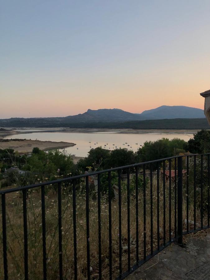 El Lago Cervera de Buitrago Exteriör bild